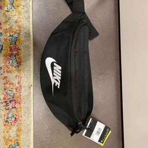Black Nike Fanny pack NWT